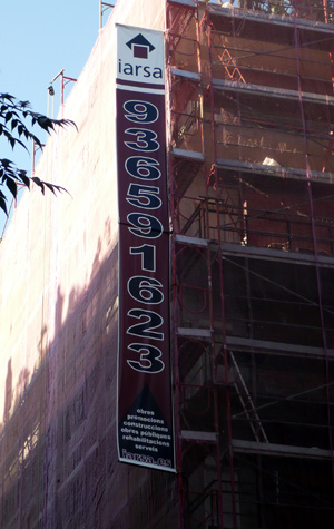 IDG GRUP WEB - IMAGEN CORPORATIVA Y PUBLICIDAD. ROTULACIÓN. Diseñamos LONAS, BANDEROLAS, PANCARTAS para las obras de empresas de construcción y rehabilitación de edificios. Frontlit, microperforadas con rejilla pvc, solvotex,... Cliente: IARSA.