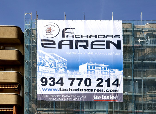 IDG GRUP WEB - IMAGEN CORPORATIVA Y PUBLICIDAD. ROTULACIÓN. Diseñamos LONAS, BANDEROLAS, PANCARTAS para las obras de empresas de construcción y rehabilitación de edificios. Frontlit, microperforadas con rejilla pvc, solvotex,... Lona GRAN FORMATO Cliente: FACHADAS ZAREN.