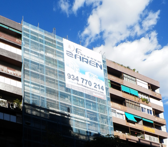 IDG GRUP WEB - IMAGEN CORPORATIVA Y PUBLICIDAD. ROTULACIÓN. Diseñamos LONAS, BANDEROLAS, PANCARTAS para las obras de empresas de construcción y rehabilitación de edificios. Frontlit, microperforadas con rejilla pvc, solvotex,... Lona GRAN FORMATO Cliente: FACHADAS ZAREN.