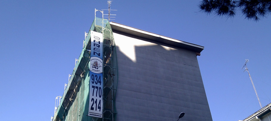 IDG GRUP WEB - IMAGEN CORPORATIVA Y PUBLICIDAD. ROTULACIÓN. Diseñamos LONAS, BANDEROLAS, PANCARTAS para las obras de empresas de construcción y rehabilitación de edificios. Frontlit, microperforadas con rejilla pvc, solvotex,... Cliente: FACHADAS ZAREN.