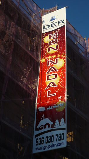 IDG GRUP WEB - IMAGEN CORPORATIVA Y PUBLICIDAD. ROTULACIÓN. Diseñamos LONAS, BANDEROLAS, PANCARTAS para las obras de empresas de construcción y rehabilitación de edificios. Frontlit, microperforadas con rejilla pvc, solvotex,... Cliente: GRUP DER - FACHADAS DER.