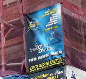 IDG GRUP WEB - IMAGEN CORPORATIVA Y PUBLICIDAD. ROTULACIÓN. Diseñamos LONAS, BANDEROLAS, PANCARTAS para las obras de empresas de construcción y rehabilitación de edificios. Frontlit, microperforadas con rejilla pvc, solvotex,... Cliente: IDG GRUP WEB.