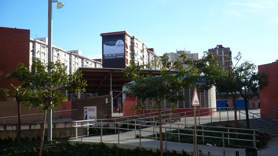 IDG GRUP WEB - IMAGEN CORPORATIVA Y PUBLICIDAD. ROTULACIÓN. Diseñamos LONAS, BANDEROLAS, PANCARTAS para las obras de empresas de construcción y rehabilitación de edificios. Frontlit, microperforadas con rejilla pvc, solvotex,... LONA GRAN FORMATO Cliente: GRUP DER - FACHADAS DER.