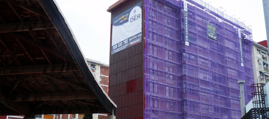 IDG GRUP WEB - IMAGEN CORPORATIVA Y PUBLICIDAD. ROTULACIÓN. Diseñamos LONAS, BANDEROLAS, PANCARTAS para las obras de empresas de construcción y rehabilitación de edificios. Frontlit, microperforadas con rejilla pvc, solvotex,... LONA GRAN FORMATO Cliente: GRUP DER - FACHADAS DER.