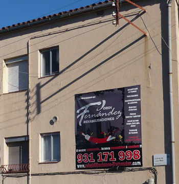 IDG GRUP WEB - IMAGEN CORPORATIVA Y PUBLICIDAD. ROTULACIÓN. Diseñamos LONAS, BANDEROLAS, PANCARTAS para las obras de empresas de construcción y rehabilitación de edificios. Frontlit, microperforadas con rejilla pvc, solvotex,... Cliente: JORDI FERNÁNDEZA REHABILITACIONES.