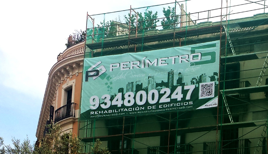 IDG GRUP WEB - IMAGEN CORPORATIVA Y PUBLICIDAD. ROTULACIÓN. Diseñamos LONAS, BANDEROLAS, PANCARTAS para las obras de empresas de construcción y rehabilitación de edificios. Frontlit, microperforadas con rejilla pvc, solvotex,... LONA GRAN FORMATO Cliente: REHABILITACIONES PERIMETRO 5