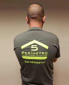 DISEÑO Y ESTAMPACIÓN DE ROPA LABORAL Y MERCHANDISING CORPORATIVO: Camisetas, Sudaderas, Chalecos, Camisas, Pantalones, Bolsas,... Barcelona