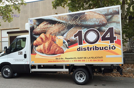 IDG GRUP WEB - ROTULACIÓN COMERCIAL - ROTULACIÓN DE VEHÍCULOS COMERCIALES: Rotulación de Coches, Rotulación de Furgonetas, Rotulación de Camiones, Rotulación de Motos, Rotulación de Barcos,... Rotulación con Vinilo de Corte, Rotulación con Vinilo de Impresión, Rotulación con Vinilo de Fundición, Rotulación Total Covering. ROTULACIÓN VEHÍCULO COMERCIAL (CAMIÓN FRIGORÍFICO) - Cliente: DISTRIBUCIO 104.
