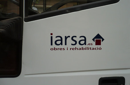 IDG GRUP WEB - ROTULACIÓN COMERCIAL - ROTULACIÓN DE VEHÍCULOS COMERCIALES: Rotulación de Coches, Rotulación de Furgonetas, Rotulación de Camiones, Rotulación de Motos, Rotulación de Barcos,... Rotulación con Vinilo de Corte, Rotulación con Vinilo de Impresión, Rotulación con Vinilo de Fundición, Rotulación Total Covering. ROTULACIÓN VEHÍCULO COMERCIAL (CAMIÓN) - Cliente: IARSA