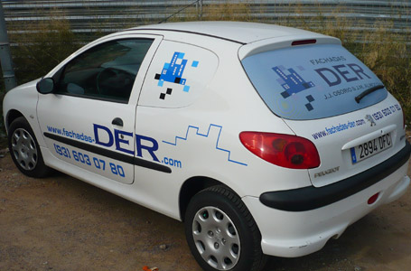 IDG GRUP WEB - ROTULACIÓN COMERCIAL - ROTULACIÓN DE VEHÍCULOS COMERCIALES: Rotulación de Coches, Rotulación de Furgonetas, Rotulación de Camiones, Rotulación de Motos, Rotulación de Barcos,... Rotulación con Vinilo de Corte, Rotulación con Vinilo de Impresión, Rotulación con Vinilo de Fundición, Rotulación Total Covering. ROTULACIÓN VEHÍCULO COMERCIAL (COCHE) - Cliente: FACHADAS DER - GRUP DER.