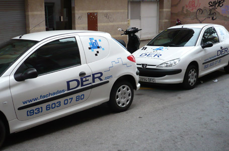 IDG GRUP WEB - ROTULACIÓN COMERCIAL - ROTULACIÓN DE VEHÍCULOS COMERCIALES: Rotulación de Coches, Rotulación de Furgonetas, Rotulación de Camiones, Rotulación de Motos, Rotulación de Barcos,... Rotulación con Vinilo de Corte, Rotulación con Vinilo de Impresión, Rotulación con Vinilo de Fundición, Rotulación Total Covering. ROTULACIÓN VEHÍCULO COMERCIAL (COCHE) - Cliente: FACHADAS DER - GRUP DER.