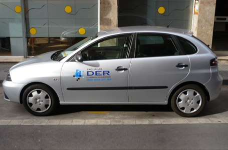 IDG GRUP WEB - ROTULACIÓN COMERCIAL - ROTULACIÓN DE VEHÍCULOS COMERCIALES: Rotulación de Coches, Rotulación de Furgonetas, Rotulación de Camiones, Rotulación de Motos, Rotulación de Barcos,... Rotulación con Vinilo de Corte, Rotulación con Vinilo de Impresión, Rotulación con Vinilo de Fundición, Rotulación Total Covering. ROTULACIÓN VEHÍCULO COMERCIAL (COCHE) - Cliente: FACHADAS DER - GRUP DER.