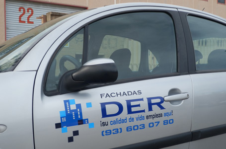 IDG GRUP WEB - ROTULACIÓN COMERCIAL - ROTULACIÓN DE VEHÍCULOS COMERCIALES: Rotulación de Coches, Rotulación de Furgonetas, Rotulación de Camiones, Rotulación de Motos, Rotulación de Barcos,... Rotulación con Vinilo de Corte, Rotulación con Vinilo de Impresión, Rotulación con Vinilo de Fundición, Rotulación Total Covering. ROTULACIÓN VEHÍCULO COMERCIAL (COCHE) - Cliente: FACHADAS DER - GRUP DER.