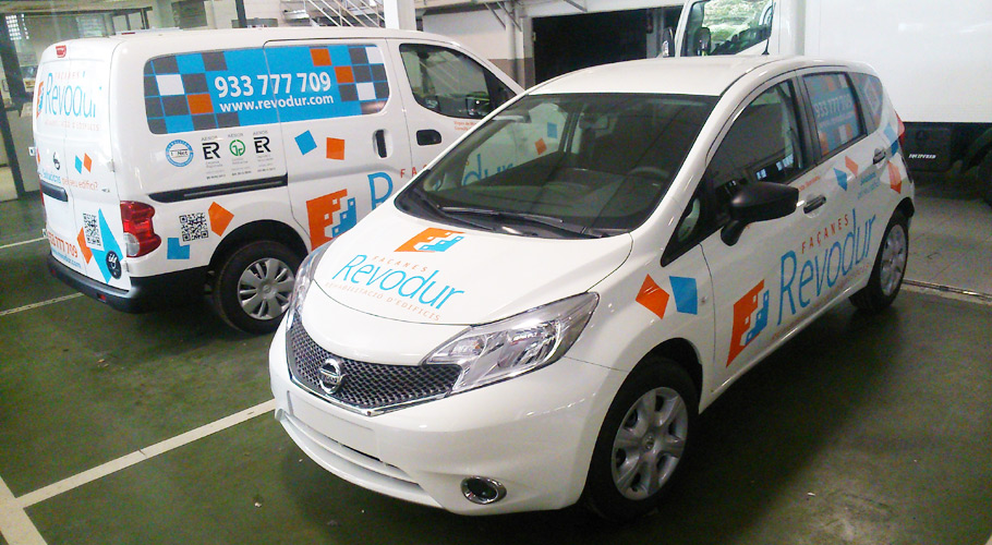 ROTULACIÓN COMERCIAL - ROTULACIÓN DE VEHÍCULOS COMERCIALES: Rotulación de Coches, Rotulación de Furgonetas, Rotulación de Camiones, Rotulación de Motos, Rotulación de Barcos,... Rotulación con Vinilo de Corte, Rotulación con Vinilo de Impresión, Rotulación con Vinilo de Fundición, Rotulación Total Covering. ROTULACIÓN FLOTA DE VEHICULOS - Cliente: REVODUR.