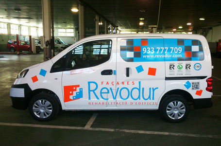 ROTULACIÓN COMERCIAL - ROTULACIÓN DE VEHÍCULOS COMERCIALES: Rotulación de Coches, Rotulación de Furgonetas, Rotulación de Camiones, Rotulación de Motos, Rotulación de Barcos,... Rotulación con Vinilo de Corte, Rotulación con Vinilo de Impresión, Rotulación con Vinilo de Fundición, Rotulación Total Covering. ROTULACIÓN FLOTA DE VEHICULOS - Cliente: REVODUR.