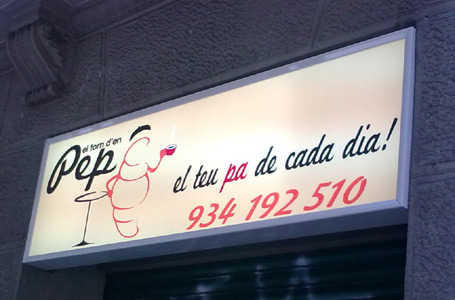 DISEÑO Y COLOCACIÓN DE ROTULOS COMERCIALES - LUMINOSOS. METACRILATOS. VINILOS DE IMPRESIÓN. VINIOS DE CORTE. VINILOS MONOMÉRICOS. VINILOS POLIMÉRICOS. Cliente: FORN D'EN PEP. Barcelona