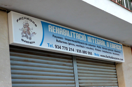 DISEÑO Y COLOCACIÓN DE ROTULOS COMERCIALES - LUMINOSOS O NO LUMINOSOS. RETROILUMINADOS. LEDS. LETRAS CORPÓREAS. METACRILATOS. VINILOS DE IMPRESIÓN. VINIOS DE CORTE. VINILOS MONOMÉRICOS. VINILOS POLIMÉRICOS. Cliente: FACHADAS ZAREN, Sant Feliu. Barcelona.
