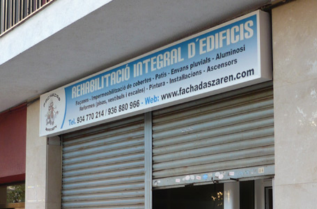 DISEÑO Y COLOCACIÓN DE ROTULOS COMERCIALES - LUMINOSOS O NO LUMINOSOS. RETROILUMINADOS. LEDS. LETRAS CORPÓREAS. METACRILATOS. VINILOS DE IMPRESIÓN. VINIOS DE CORTE. VINILOS MONOMÉRICOS. VINILOS POLIMÉRICOS. Cliente: FACHADAS ZAREN, Sant Feliu. Barcelona.