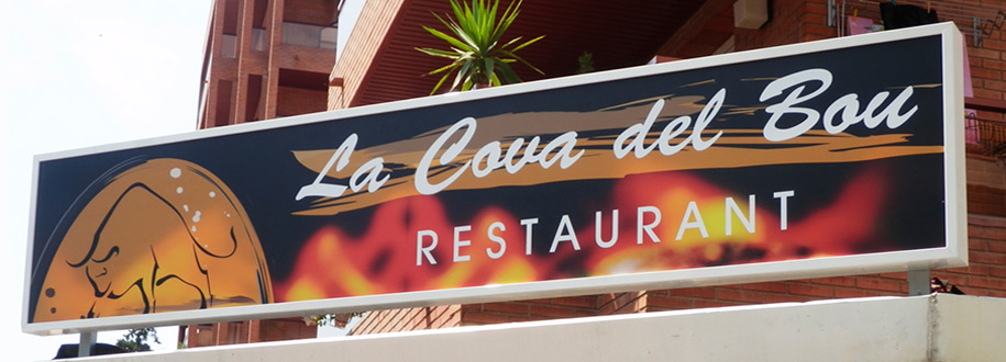 ROTULACIÓN COMERCIAL - DISEÑO Y COLOCACIÓN DE ROTULOS COMERCIALES - LUMINOSOS. METACRILATOS. VINILOS DE IMPRESIÓN. VINIOS DE CORTE. VINILOS MONOMÉRICOS. VINILOS POLIMÉRICOS. Cliente: LA COVA DEL BOU. Salou. Tarragona