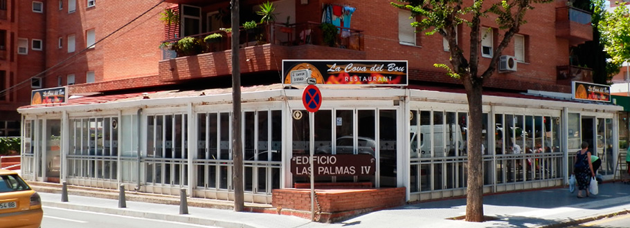 ROTULACIÓN COMERCIAL - DISEÑO Y COLOCACIÓN DE ROTULOS COMERCIALES - LUMINOSOS. METACRILATOS. VINILOS DE IMPRESIÓN. VINIOS DE CORTE. VINILOS MONOMÉRICOS. VINILOS POLIMÉRICOS. Cliente: LA COVA DEL BOU. Salou. Tarragona