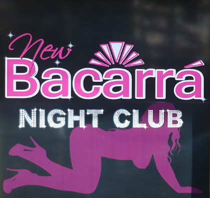 DISEÑO Y COLOCACIÓN DE ROTULOS COMERCIALES - LUMINOSOS. METACRILATOS. VINILOS DE IMPRESIÓN. VINIOS DE CORTE. VINILOS MONOMÉRICOS. VINILOS POLIMÉRICOS. Cliente: NEW BACARRÁ - NIGHT CLUB (Barcelona)